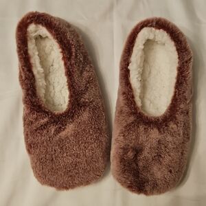 Plush Women's Slippers in Purple and Cream